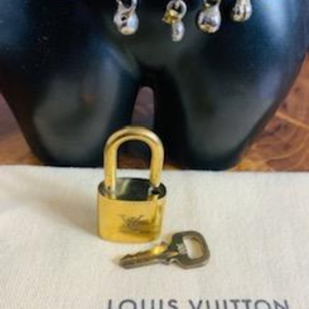 Authentic Louis Vuitton Lock and Key #300 - Picture 4 of 6